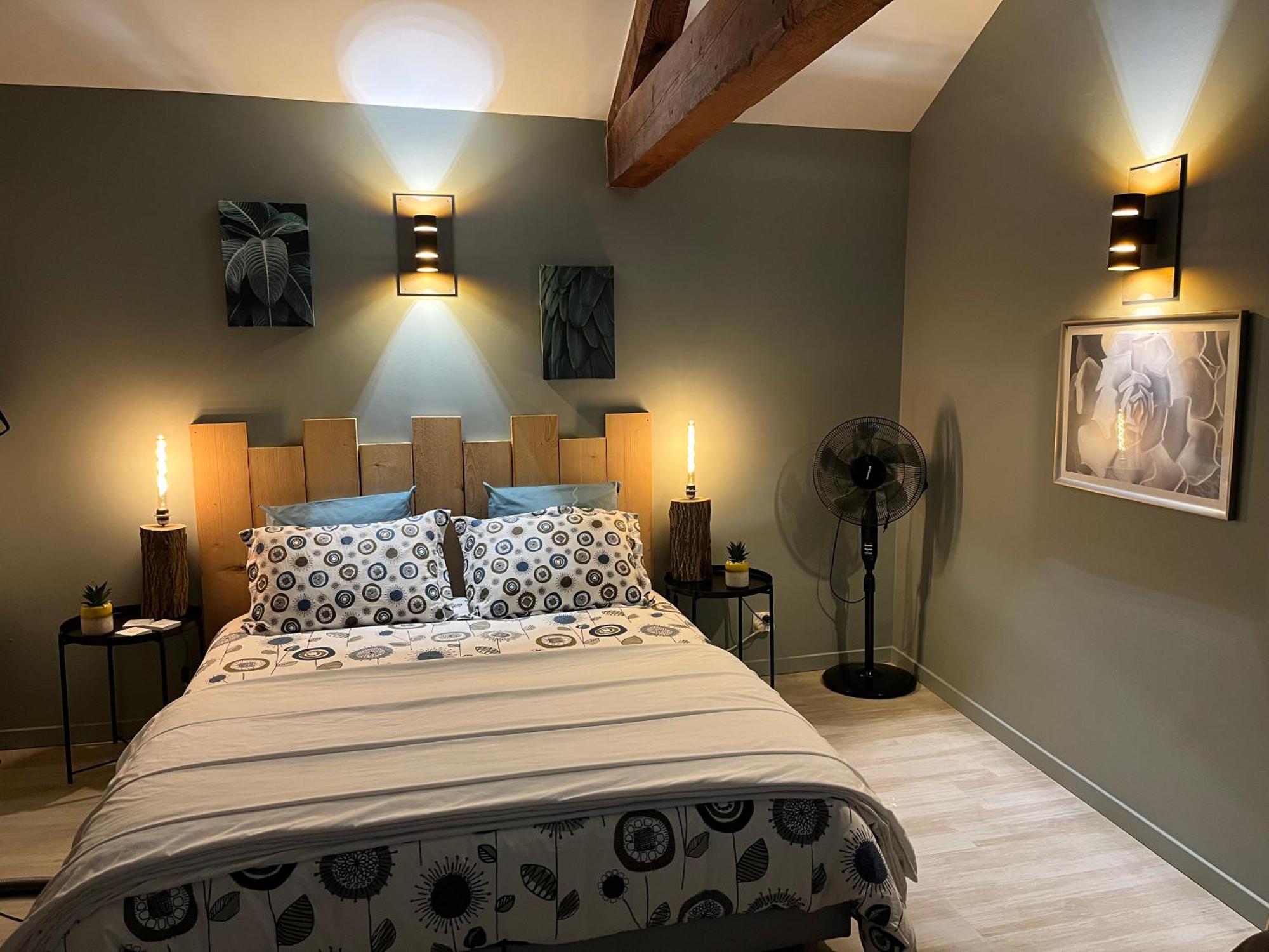 Le Charles IX Apartment Roussillon  Luaran gambar