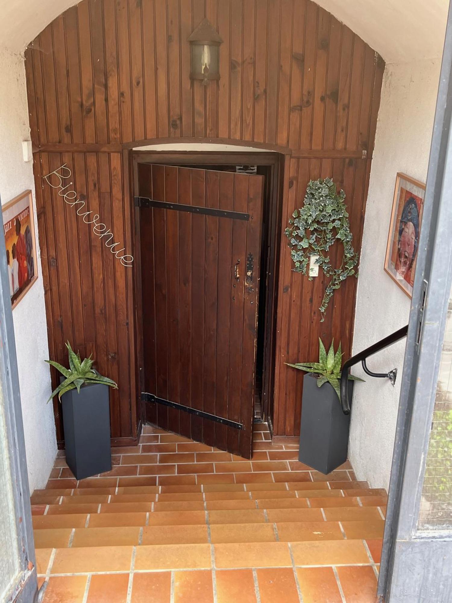 Le Charles IX Apartment Roussillon  Luaran gambar