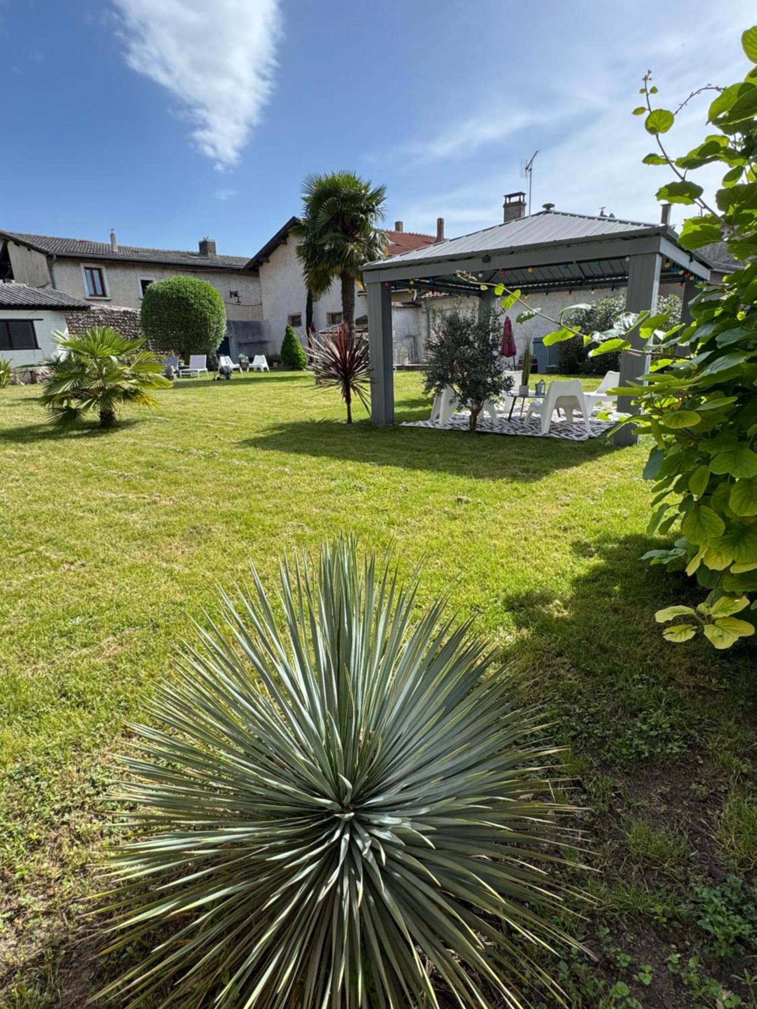 Le Charles IX Apartment Roussillon  Luaran gambar