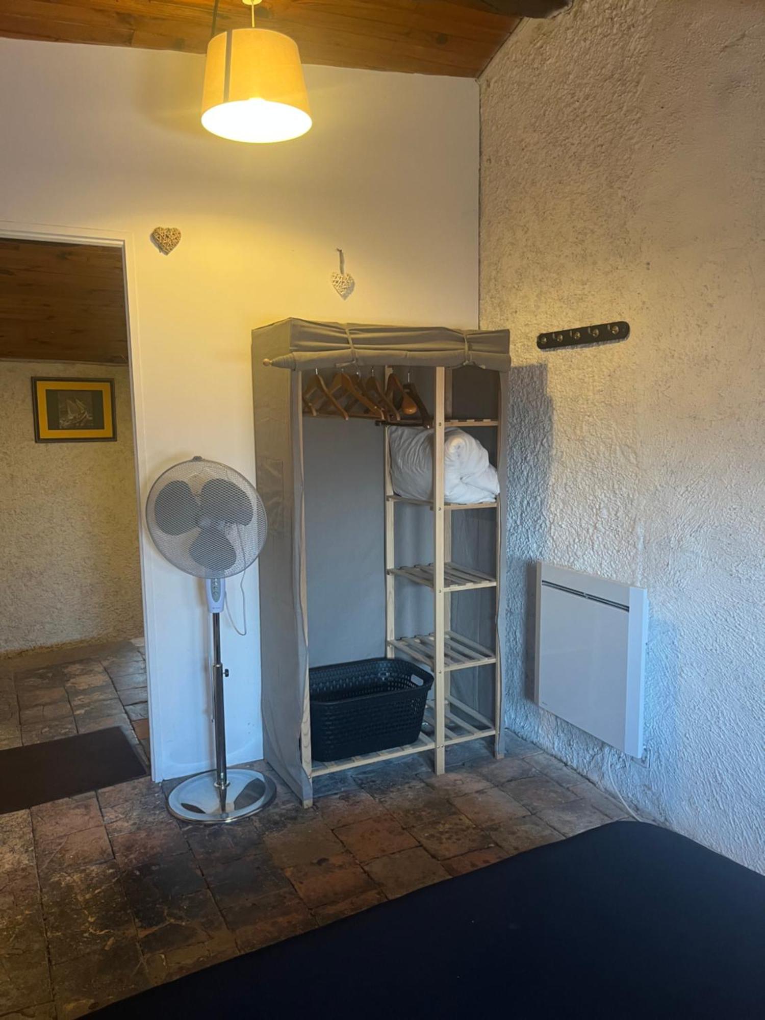 Le Charles IX Apartment Roussillon  Luaran gambar